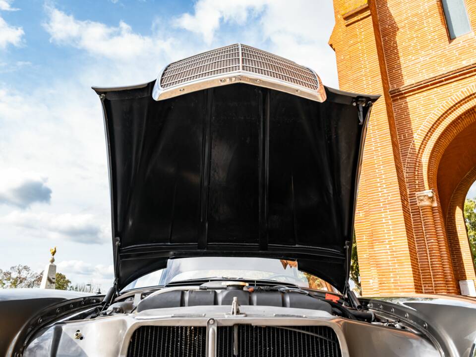 Image 59/86 of Mercedes-Benz 300 SE (1965)