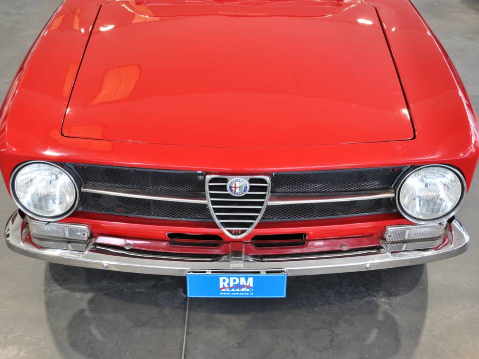 Imagen 25/43 de Alfa Romeo Giulia GT 1300 Junior (1971)