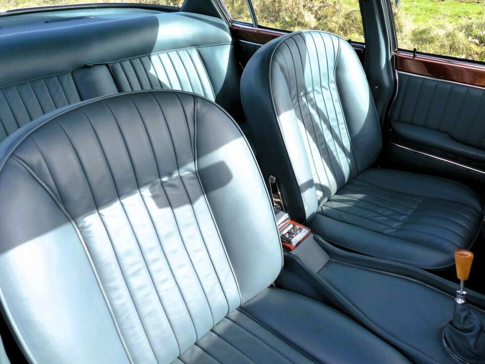 Maserati Quattroporte silbergrau metallic 1966