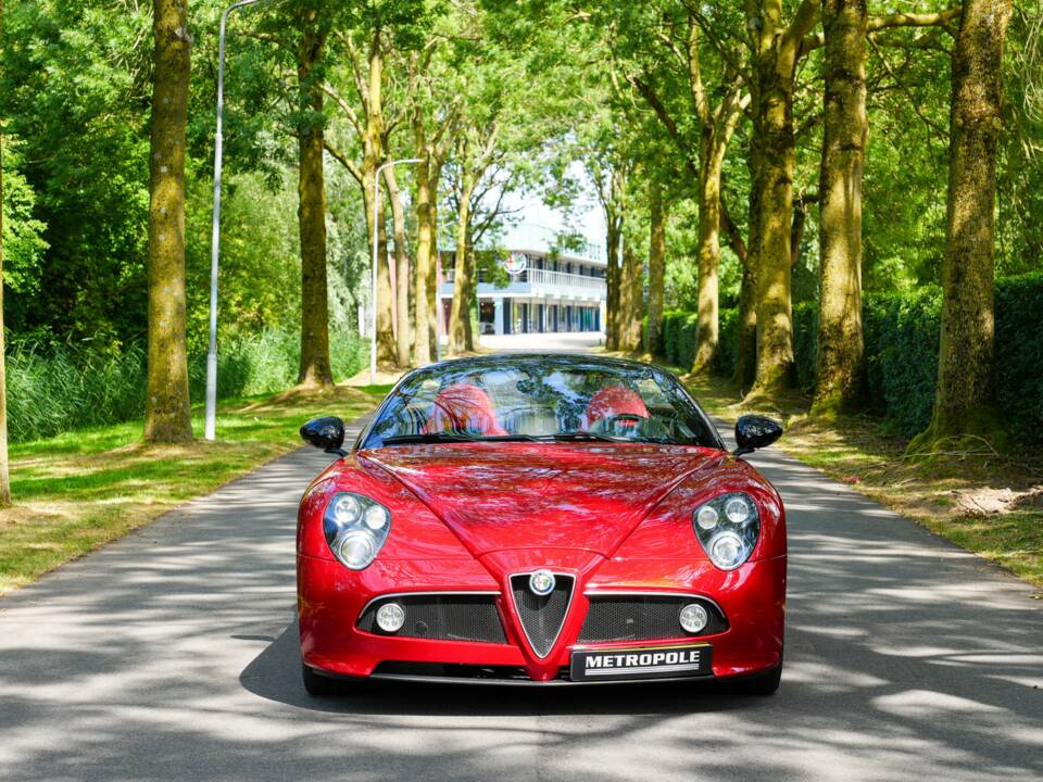 Image 14/50 of Alfa Romeo 8C Spider (2010)