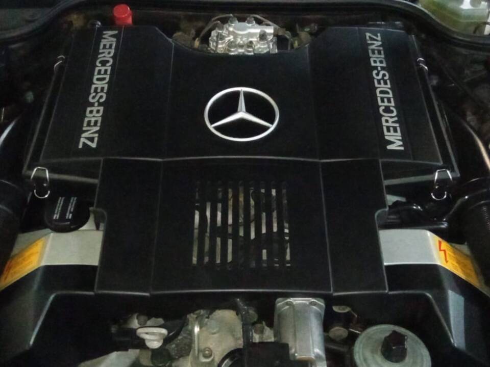 Image 5/5 de Mercedes-Benz 500 SL (1991)