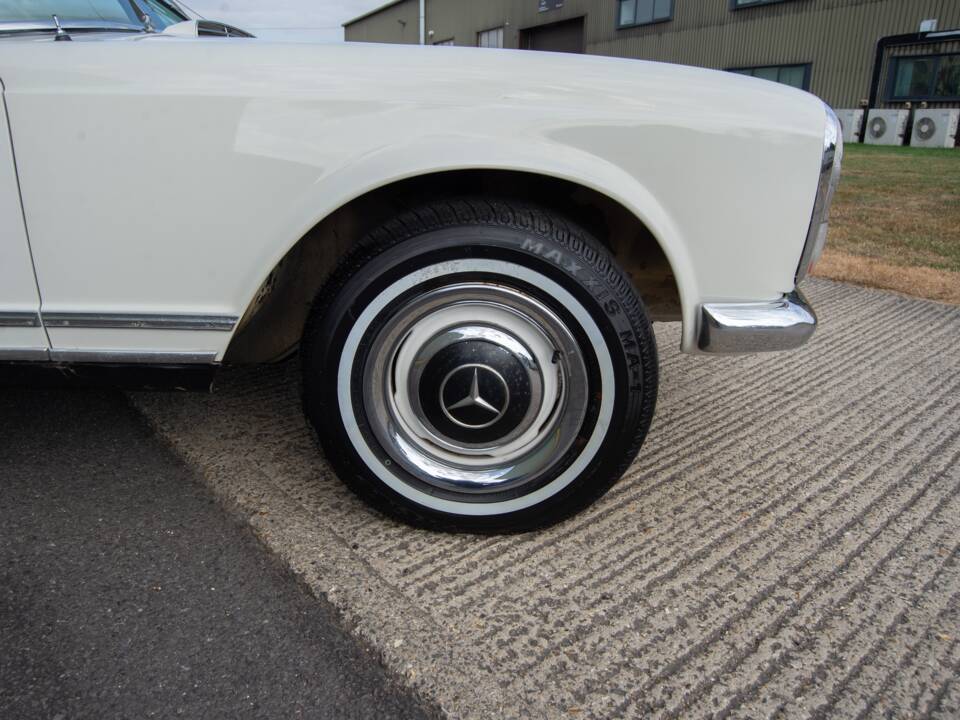 Image 22/33 de Mercedes-Benz 230 SL (1965)