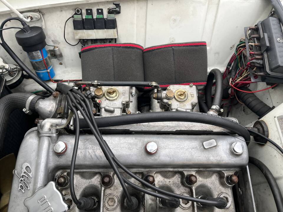 Image 33/87 of Alfa Romeo Giulia 1600 Sprint GT (1965)