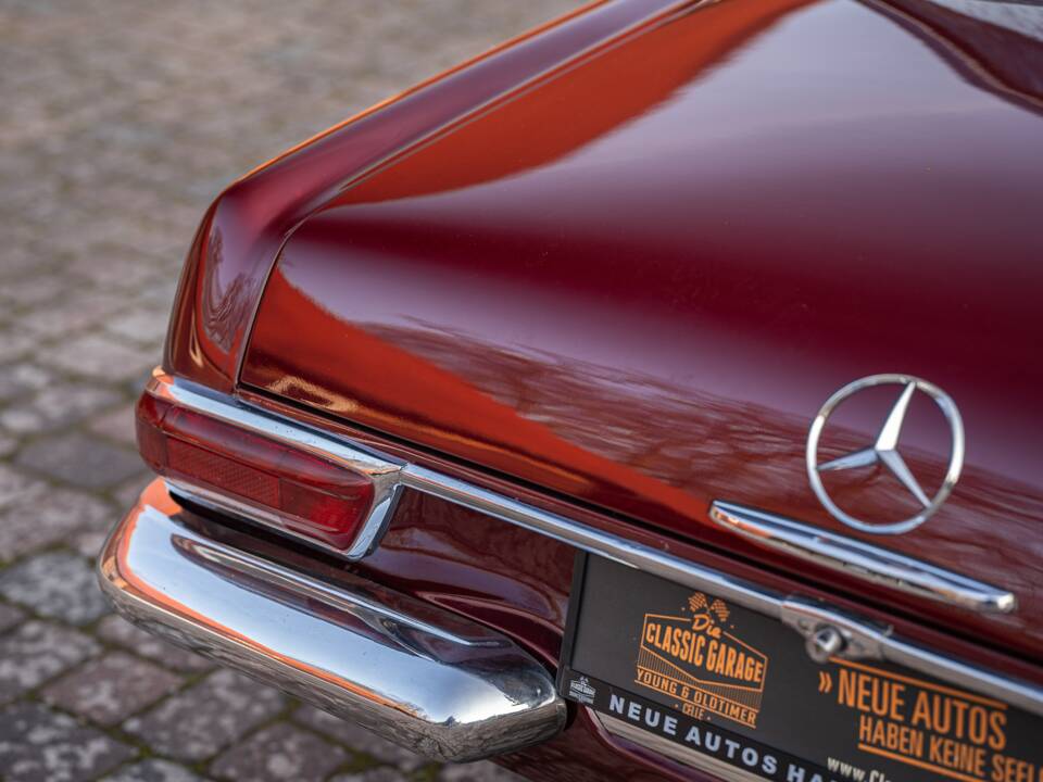 Image 14/70 de Mercedes-Benz 230 SL (1966)