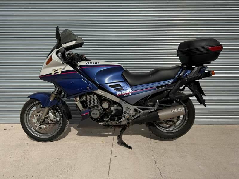 Image 2/34 of Yamaha FJ 1200 (1992)
