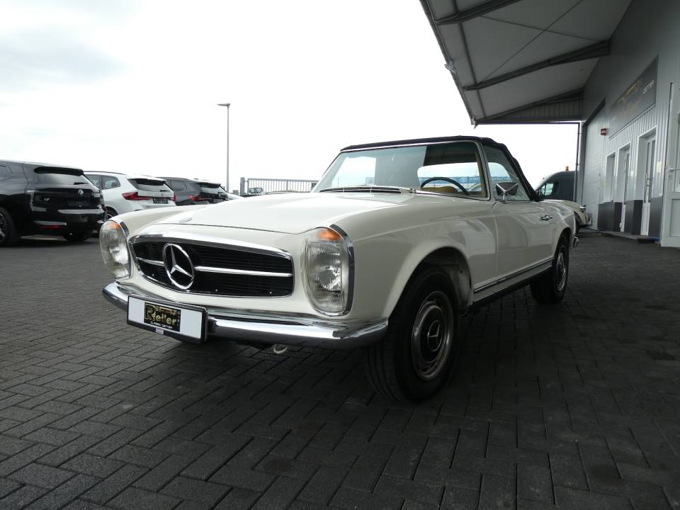 Image 3/26 de Mercedes-Benz 280 SL (1968)