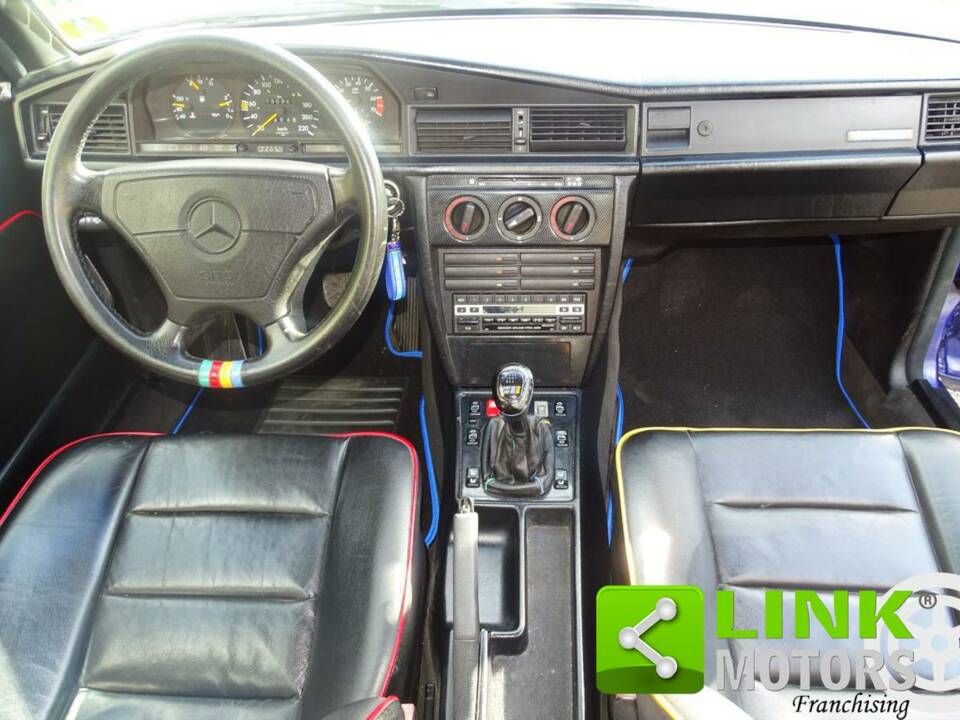 Imagen 10/10 de Mercedes-Benz 190 E 2.3 (1992)