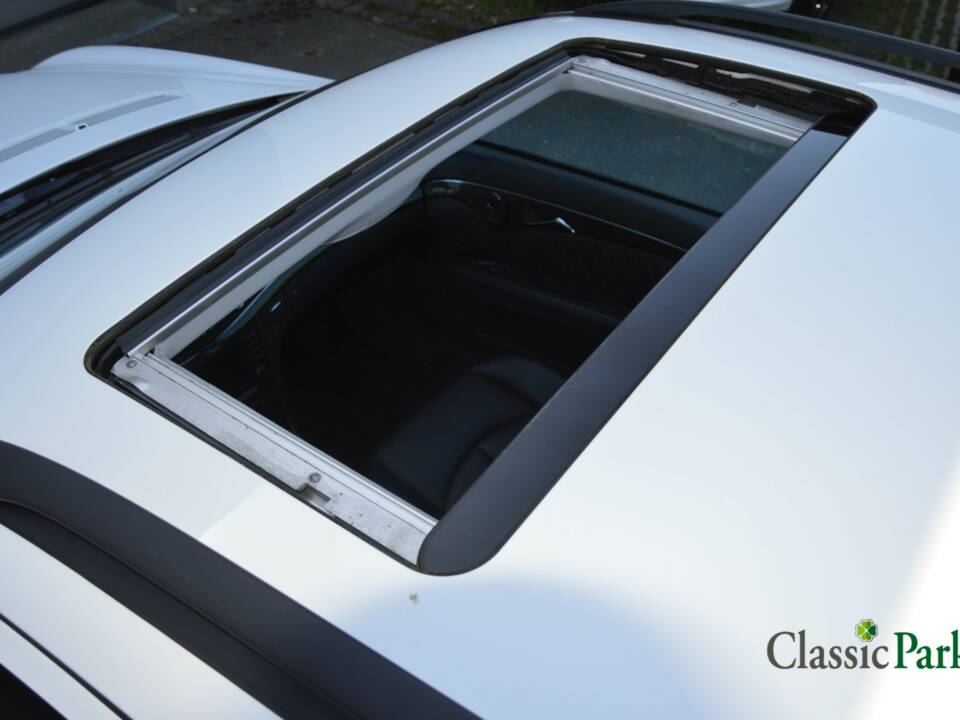 Image 11/50 of Mercedes-Benz E 500 T (2004)