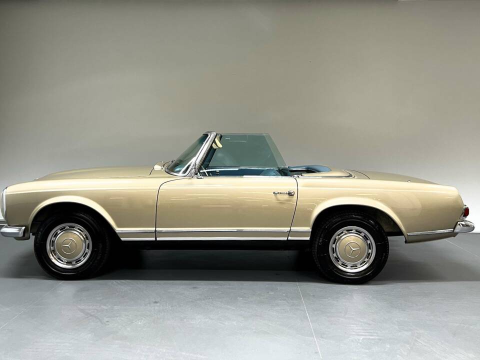 Image 8/26 de Mercedes-Benz 250 SL (1967)