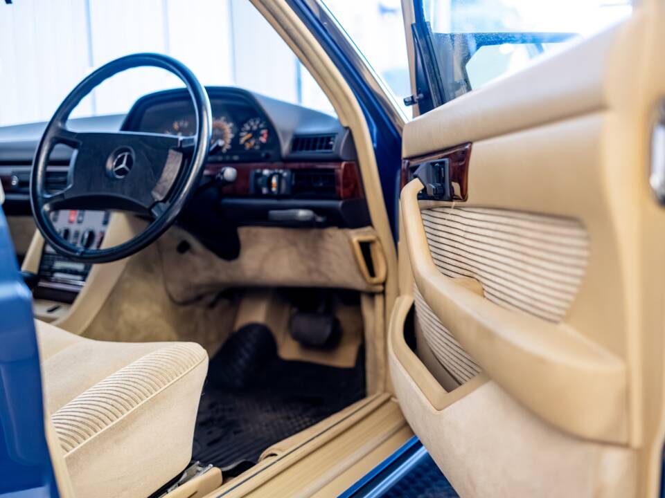 Bild 33/49 von Mercedes-Benz 560 SEL (1986)