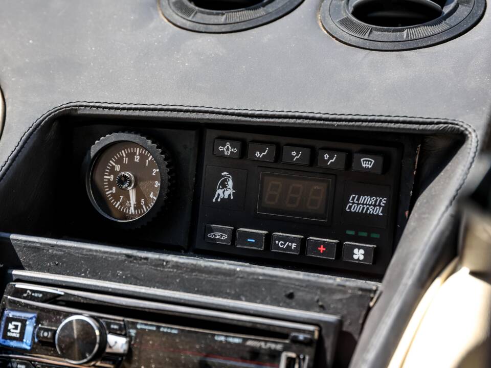 Image 15/26 of Lamborghini Diablo VT (1994)