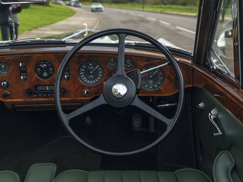 Bild 17/29 von Bentley S1 DHC Park Ward (1958)