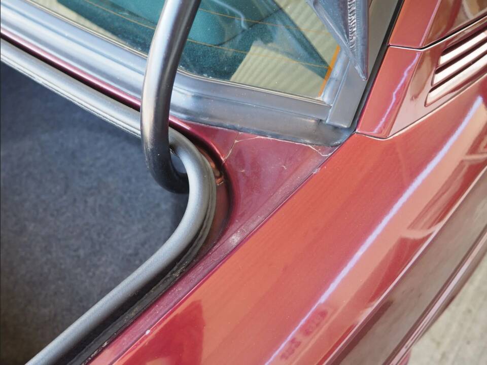 Image 96/137 of Mercedes-Benz 190 E 1.8 Avantgarde &quot;Rosso&quot; (1992)