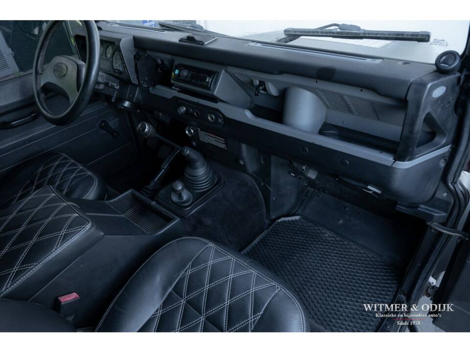 Image 7/27 of Land Rover Defender 90 (1996)