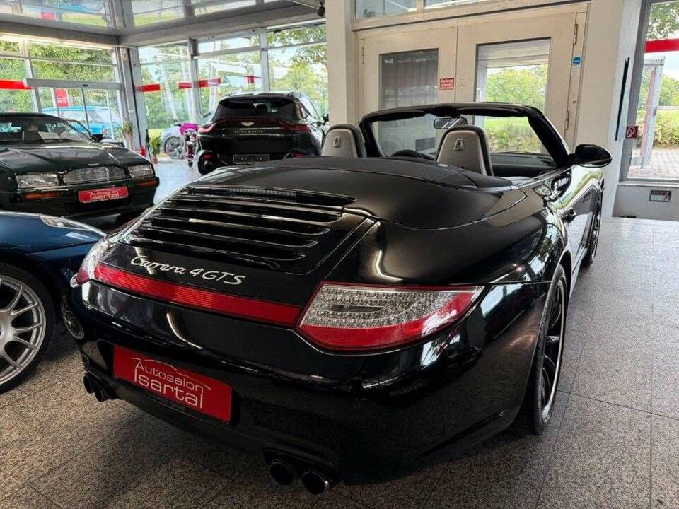 Bild 34/36 von Porsche 911 Carrera 4 GTS (2011)