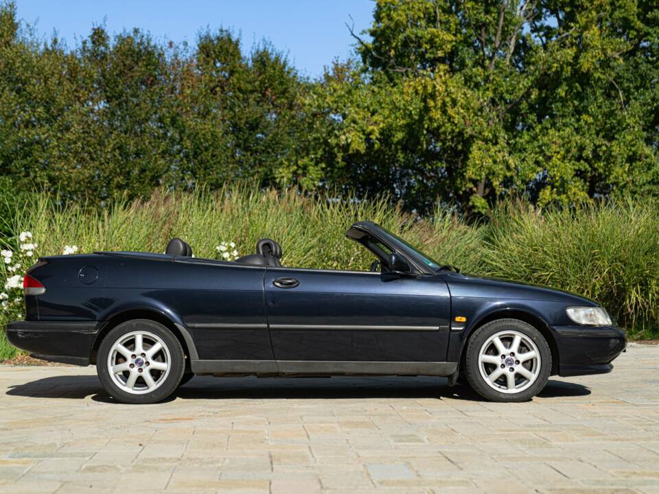 Bild 4/50 von Saab 900 2.0i (1997)
