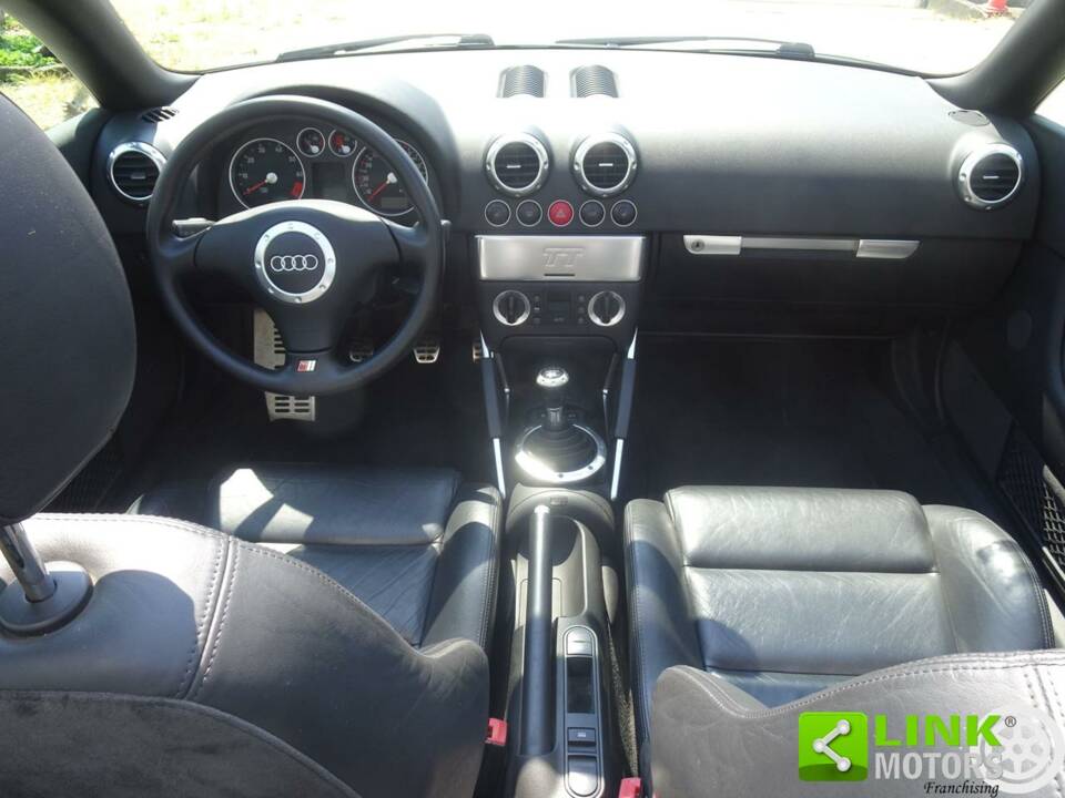 Bild 23/40 von Audi TT 1.8 T (2000)