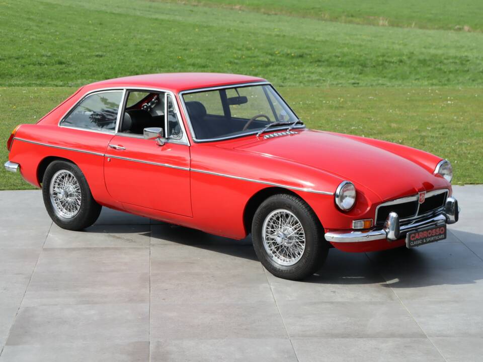 Image 1/50 of MG MGB GT (1974)