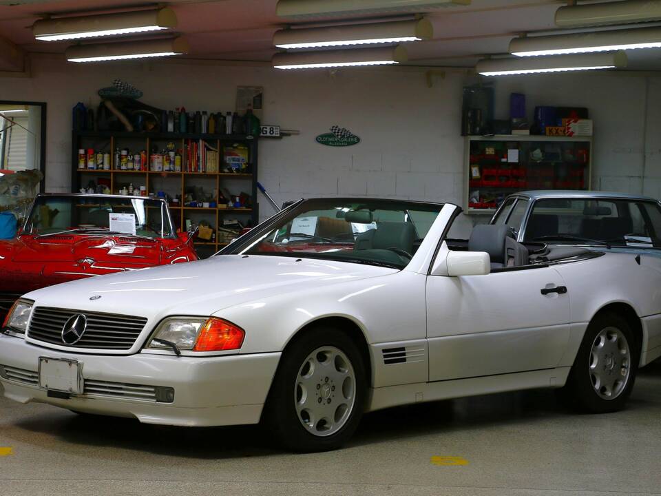 Image 1/27 of Mercedes-Benz SL 500 (1993)