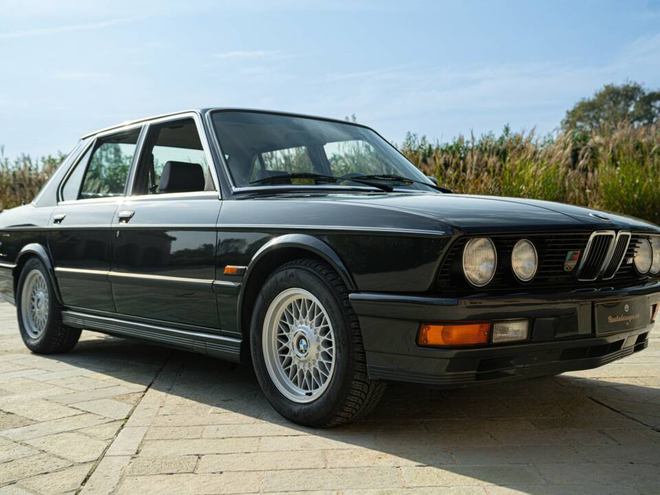 Immagine 10/50 di BMW M 535i (1985)