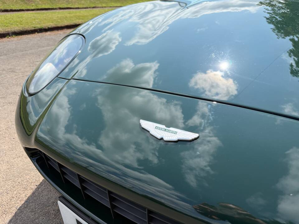 Immagine 8/19 di Aston Martin DB 7 Volante (1998)