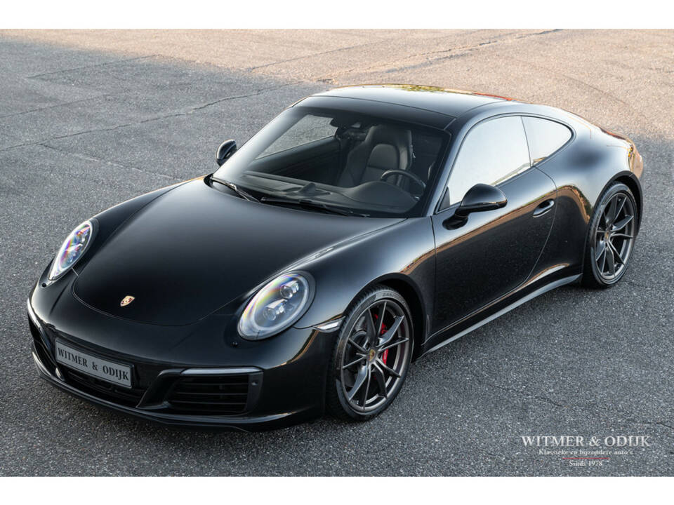 Image 2/38 of Porsche 911 Carrera 4S (2017)