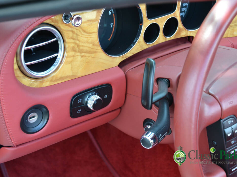 Bild 47/50 von Bentley Continental GTC (2007)