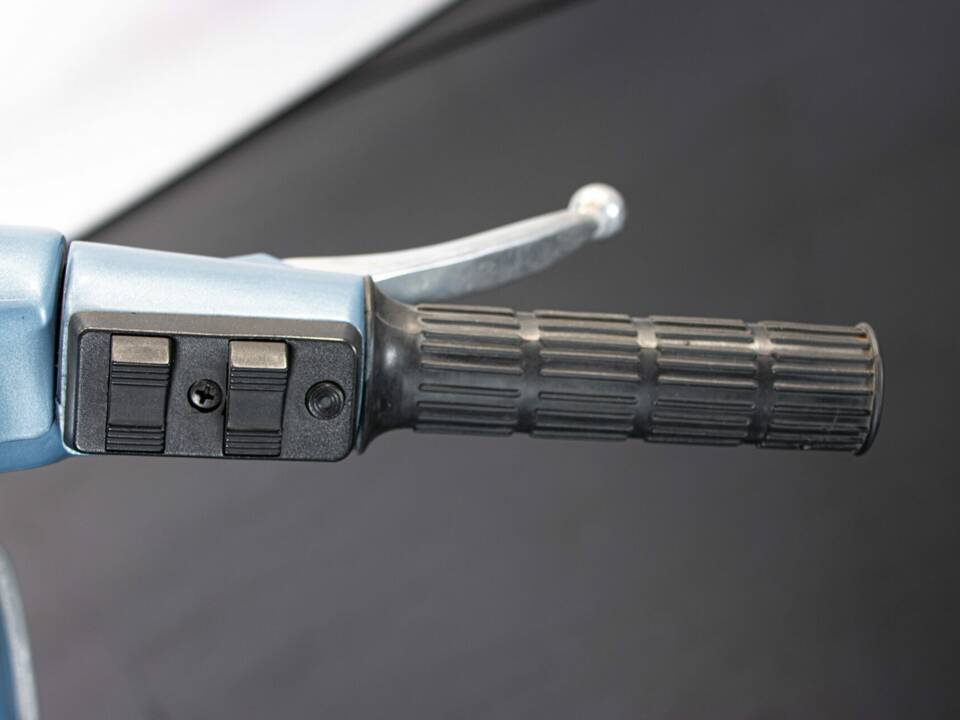 Image 23/31 of Piaggio Vespa PX 150 E (1982)