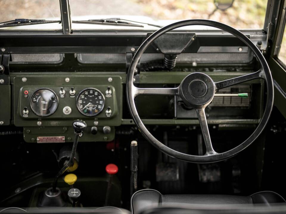 Image 6/9 of Land Rover 88 (1962)