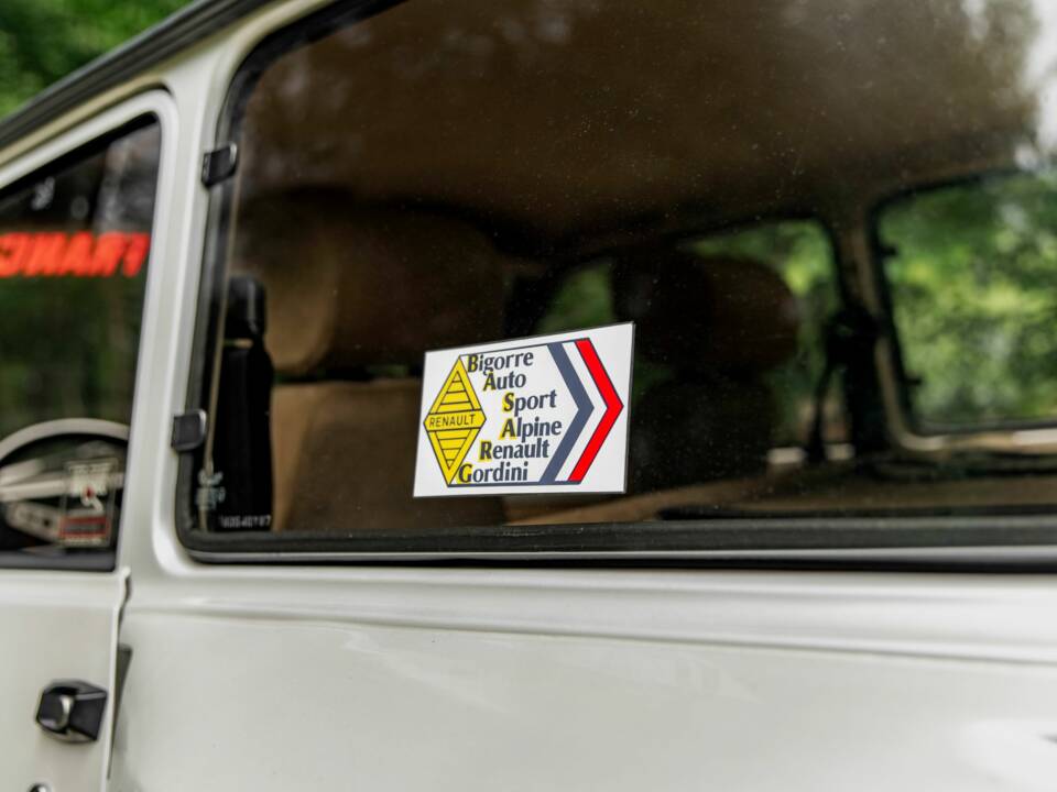 Image 32/49 of Renault R 5 Turbo 2 (1984)
