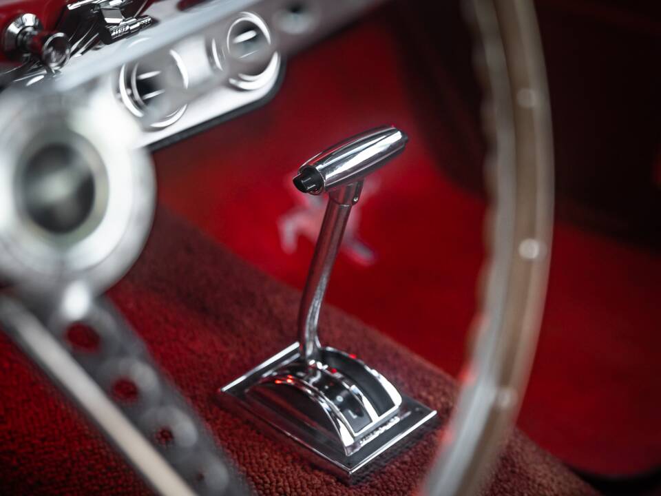 Image 46/53 of Ford Mustang 200 (1966)