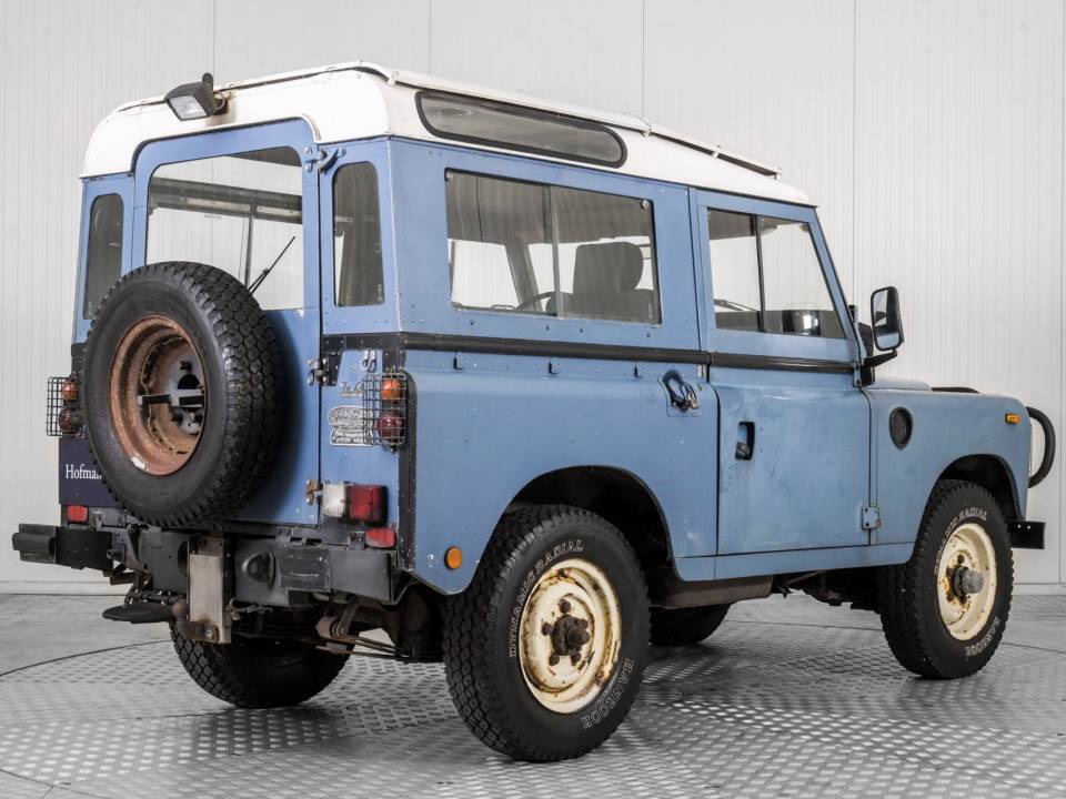 Image 2/50 of Land Rover 88 (1979)