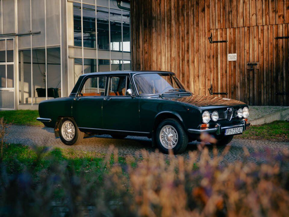 Image 4/78 de Alfa Romeo 1750 Berlina (1970)