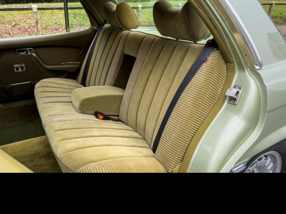 Image 21/26 of Mercedes-Benz 450 SEL 6,9 (1979)