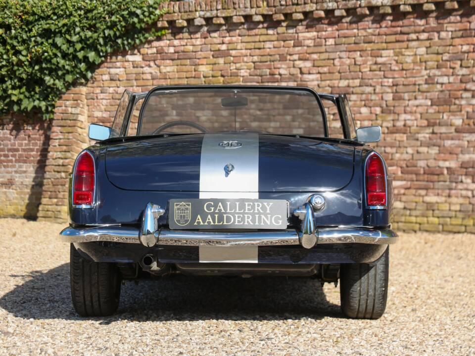 Image 6/50 de MG MGB (1966)