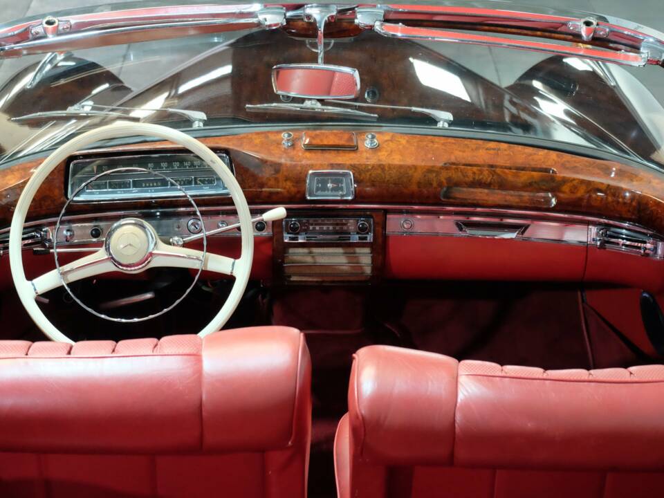 Image 6/30 of Mercedes-Benz 220 S Cabriolet (1957)