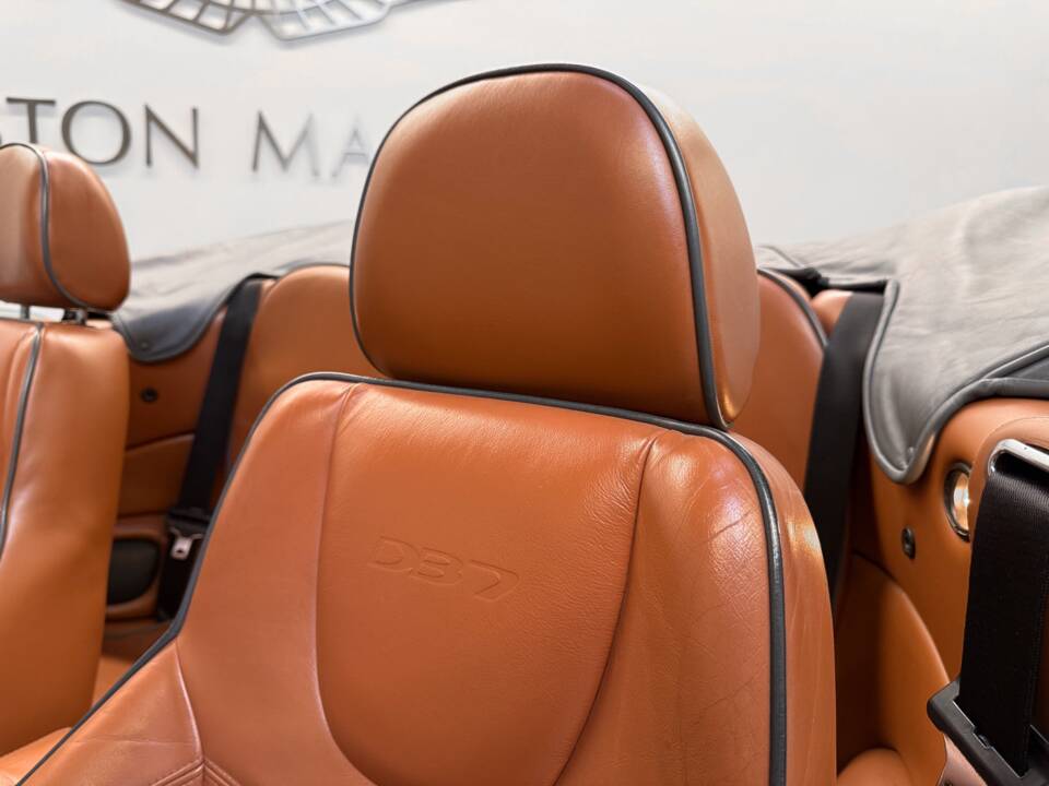 Bild 17/26 von Aston Martin DB 7 Vantage Volante (2003)