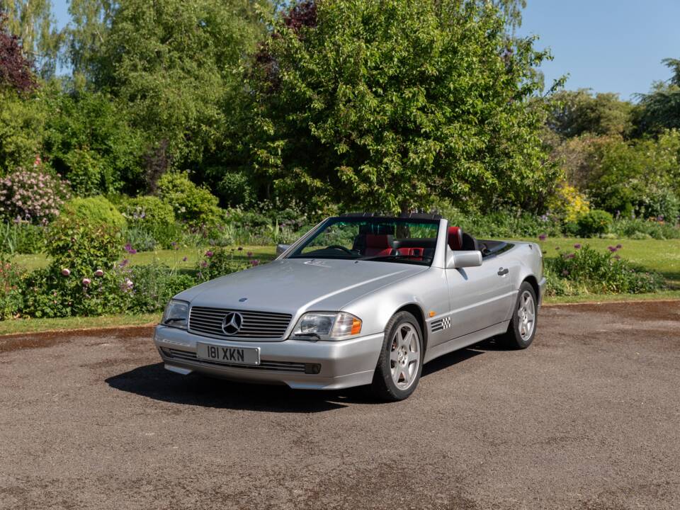 Image 46/50 of Mercedes-Benz SL 320 &quot;Mille Miglia&quot; (1995)
