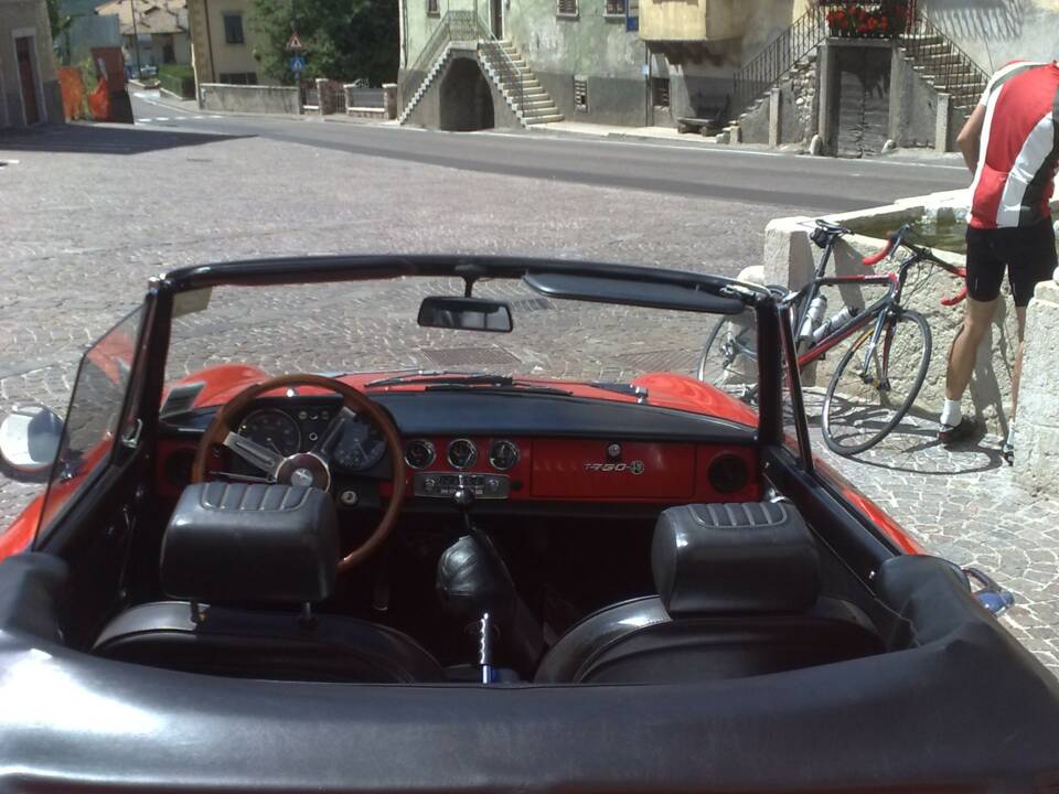 Afbeelding 12/12 van Alfa Romeo 1750 Spider Veloce (1969)