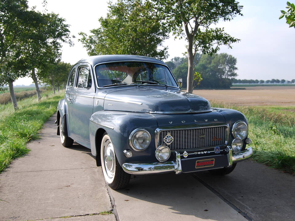 Image 2/41 of Volvo PV 544 Sport (1962)