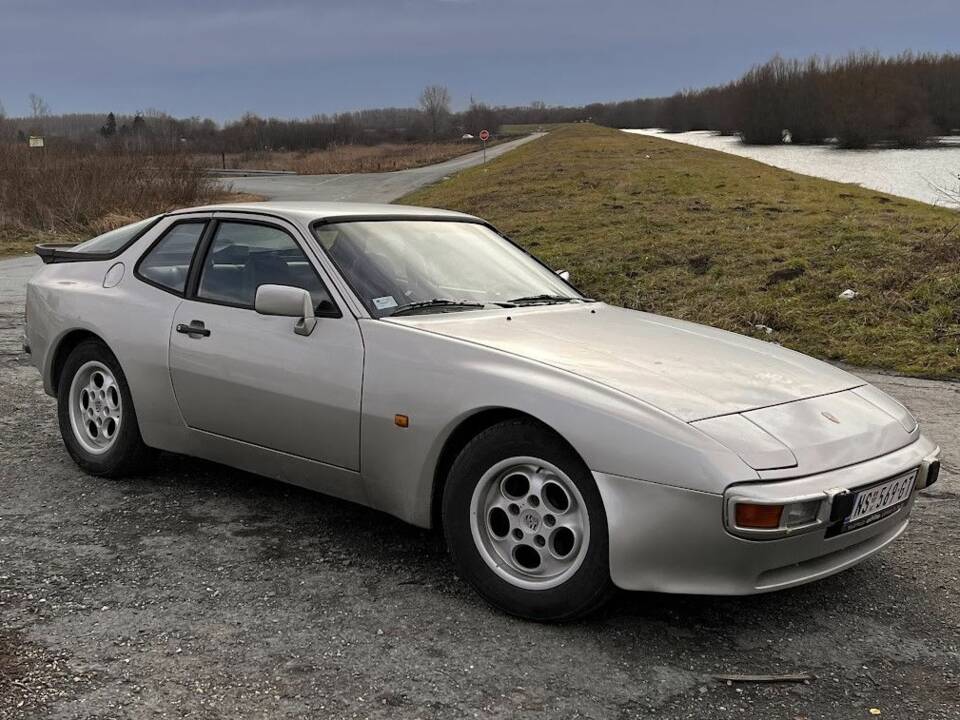 Immagine 2/7 di Porsche 944 (1983)