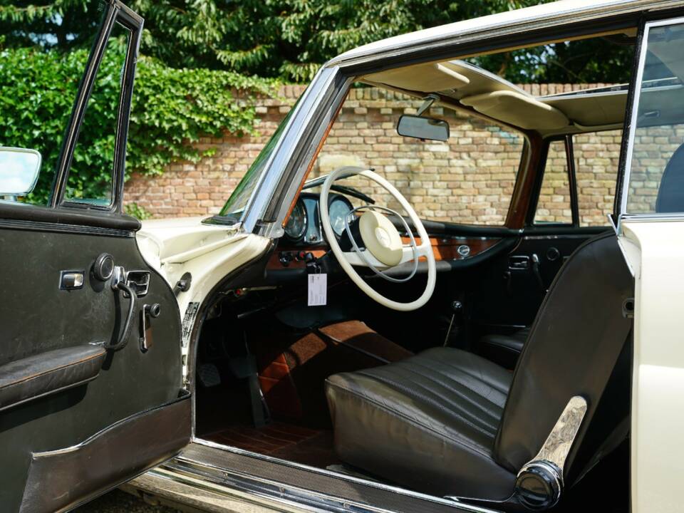 Immagine 21/50 di Mercedes-Benz 280 SE (1968)