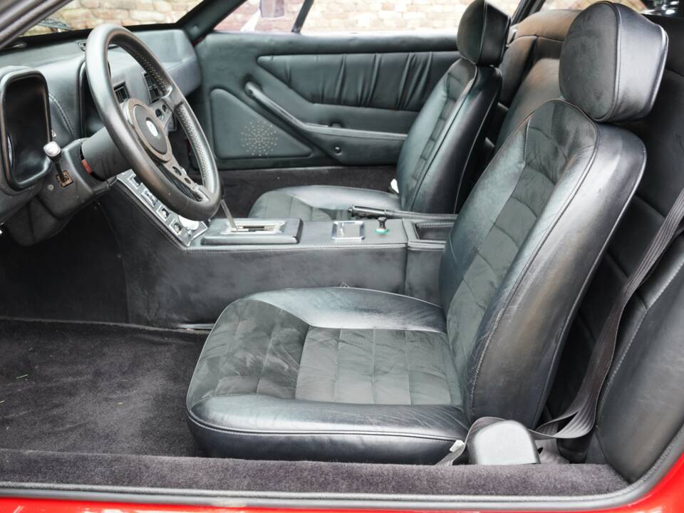 Image 22/50 of De Tomaso Pantera (1972)