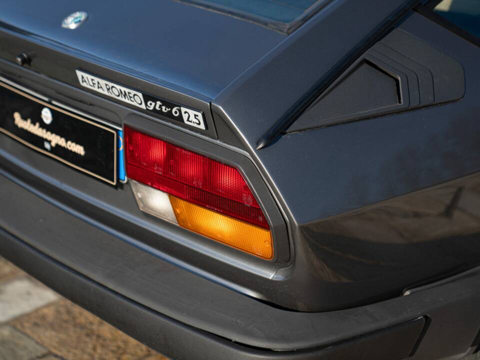 Bild 23/50 von Alfa Romeo GTV 6 2.5 (1981)