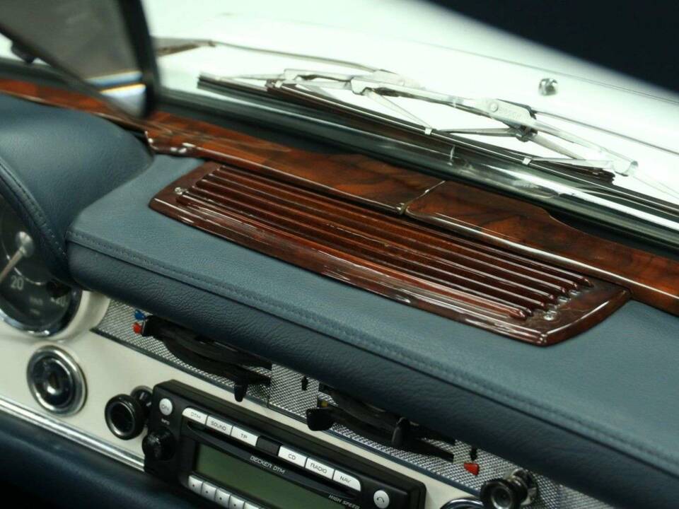 Image 21/50 of Mercedes-Benz 280 SL (1968)