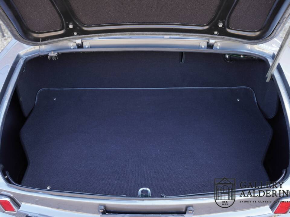 Bild 21/50 von Ferrari 330 GT 2+2 (1965)