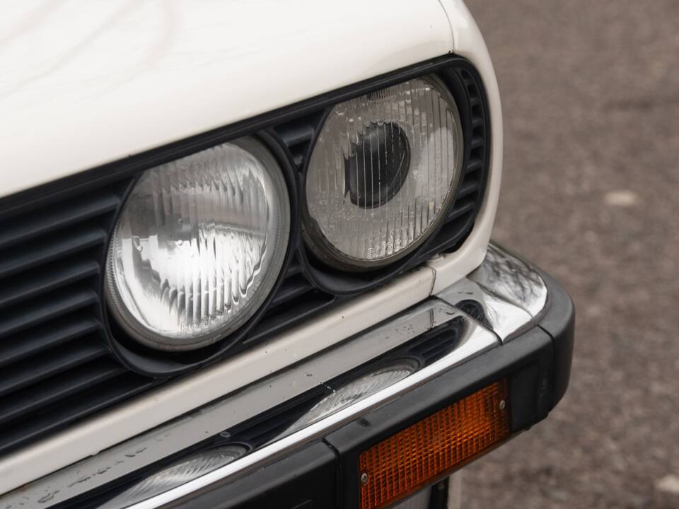 Image 25/50 of BMW 320i (1987)