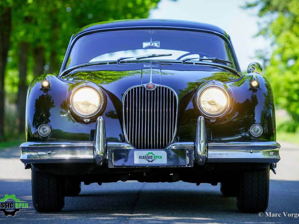 Image 3/53 of Jaguar XK 150 FHC (1958)