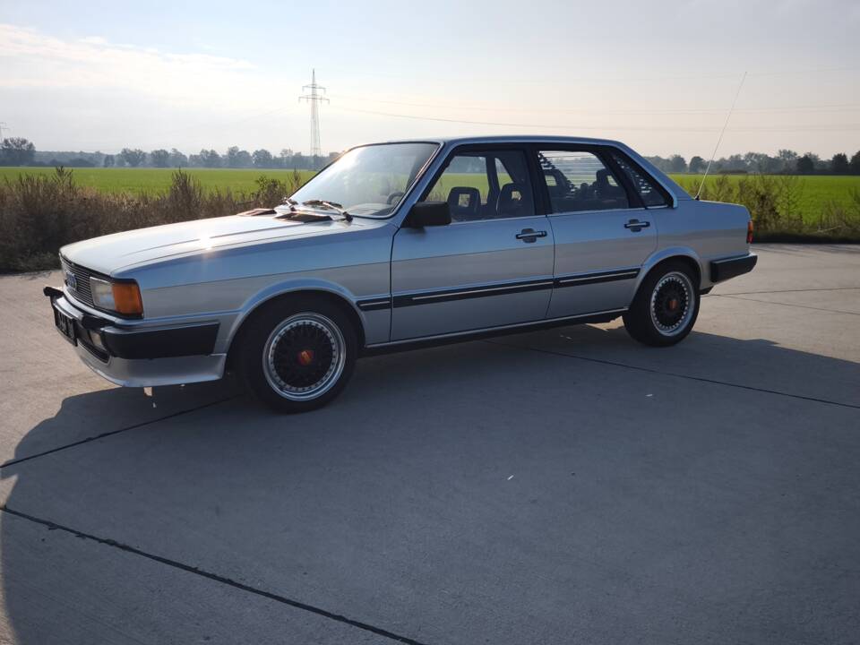 Image 30/94 de Audi 80 CD 5S (1982)