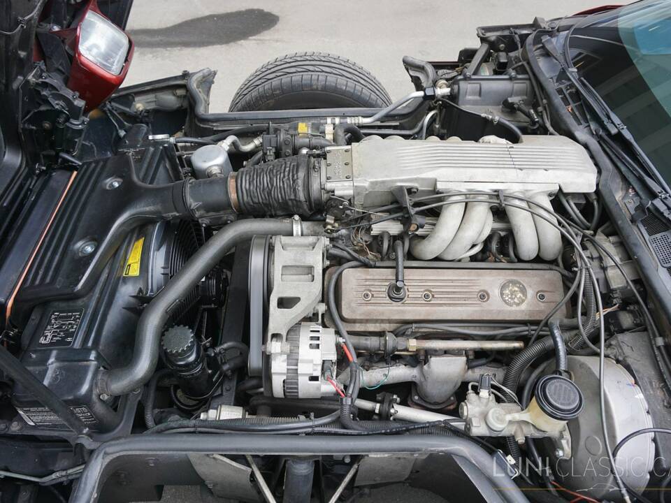 Afbeelding 38/45 van Chevrolet Corvette Convertible (1988)